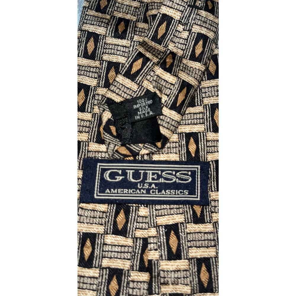 Vintage Guess Made In The USA 100% Imported Silk American Classic Mens Neck Tie - Picture 2 of 2